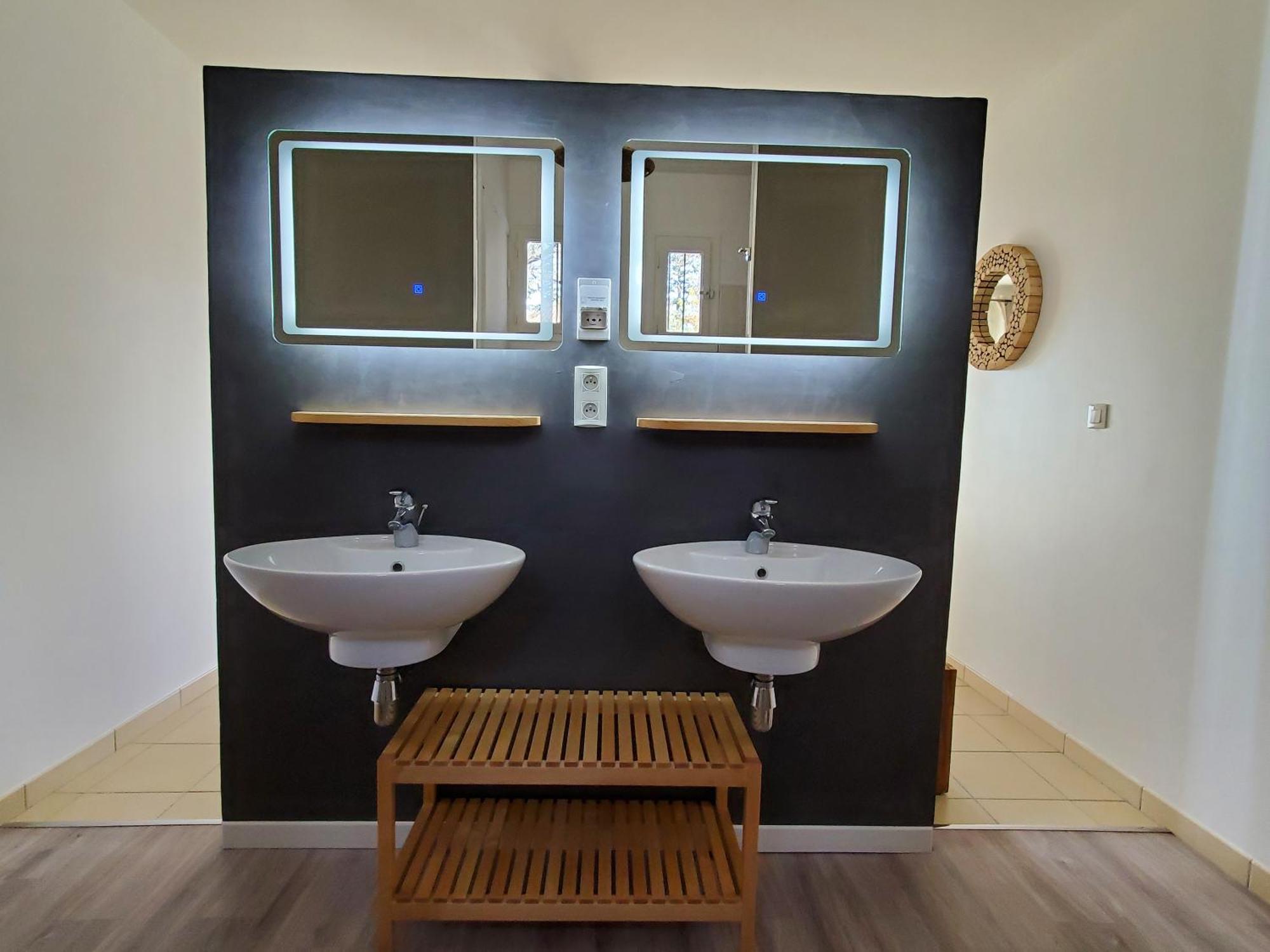 La Fontaine Au Loup Hotel Saint-Maurice-sur-Eygues ภายนอก รูปภาพ